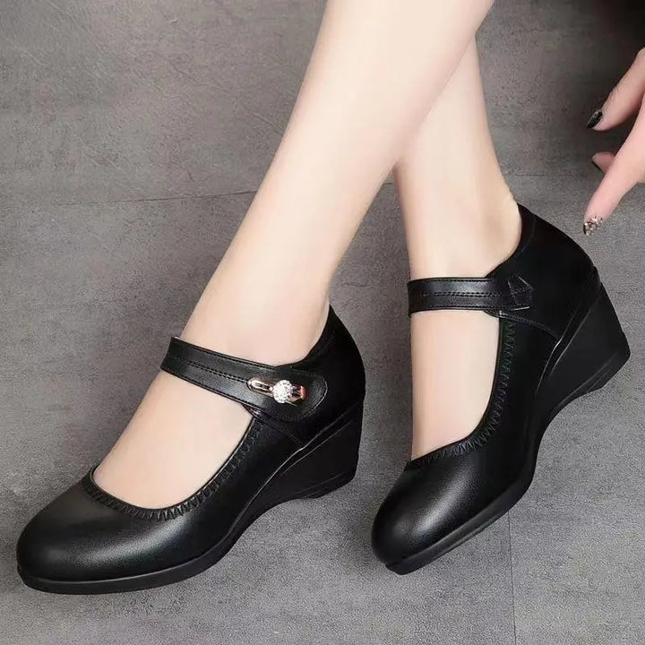 Norma | Grip Sole Mid Heel Pumps