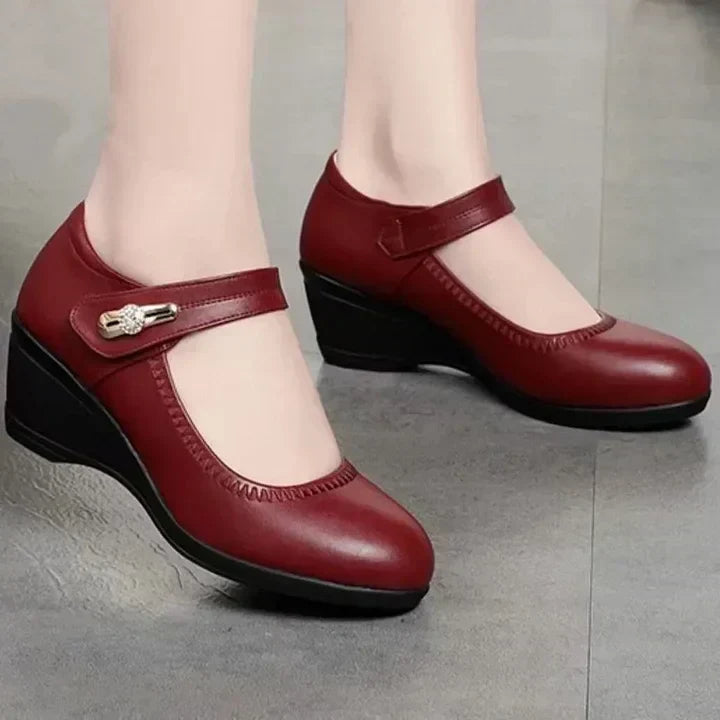 Norma | Grip Sole Mid Heel Pumps