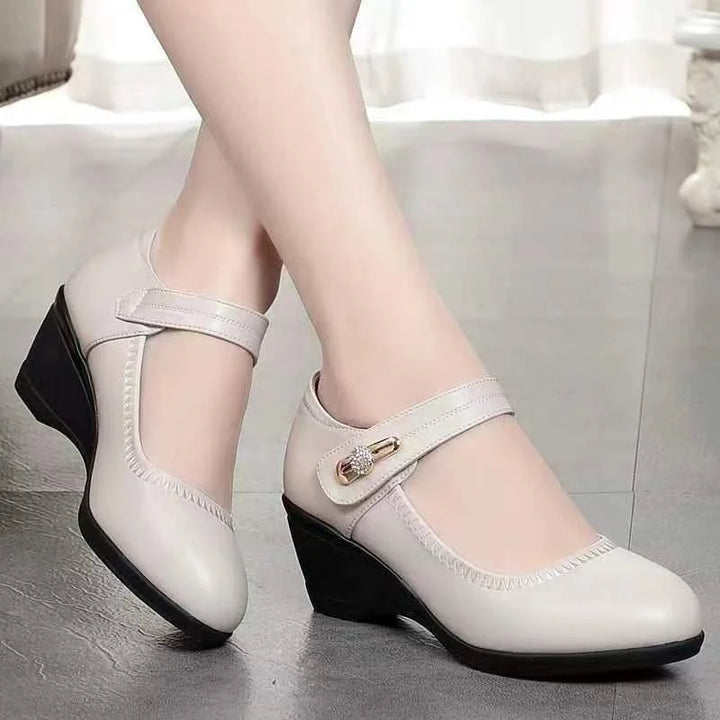 Norma | Grip Sole Mid Heel Pumps