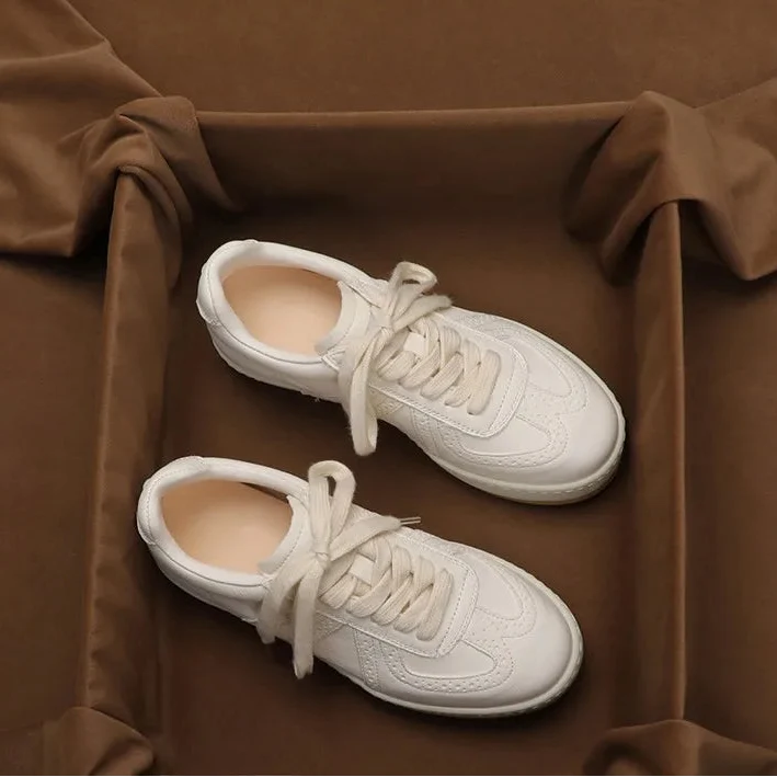 Nicoline | Leather Lace-Up Court Trainers