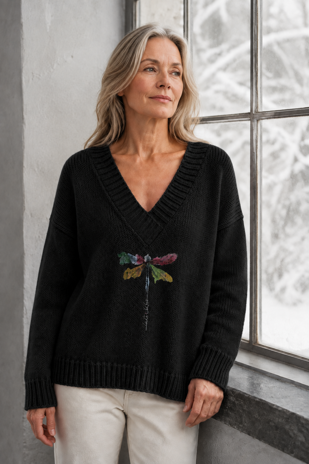 Brooklyn | Dragonfly Print V-Neck Sweater - Black