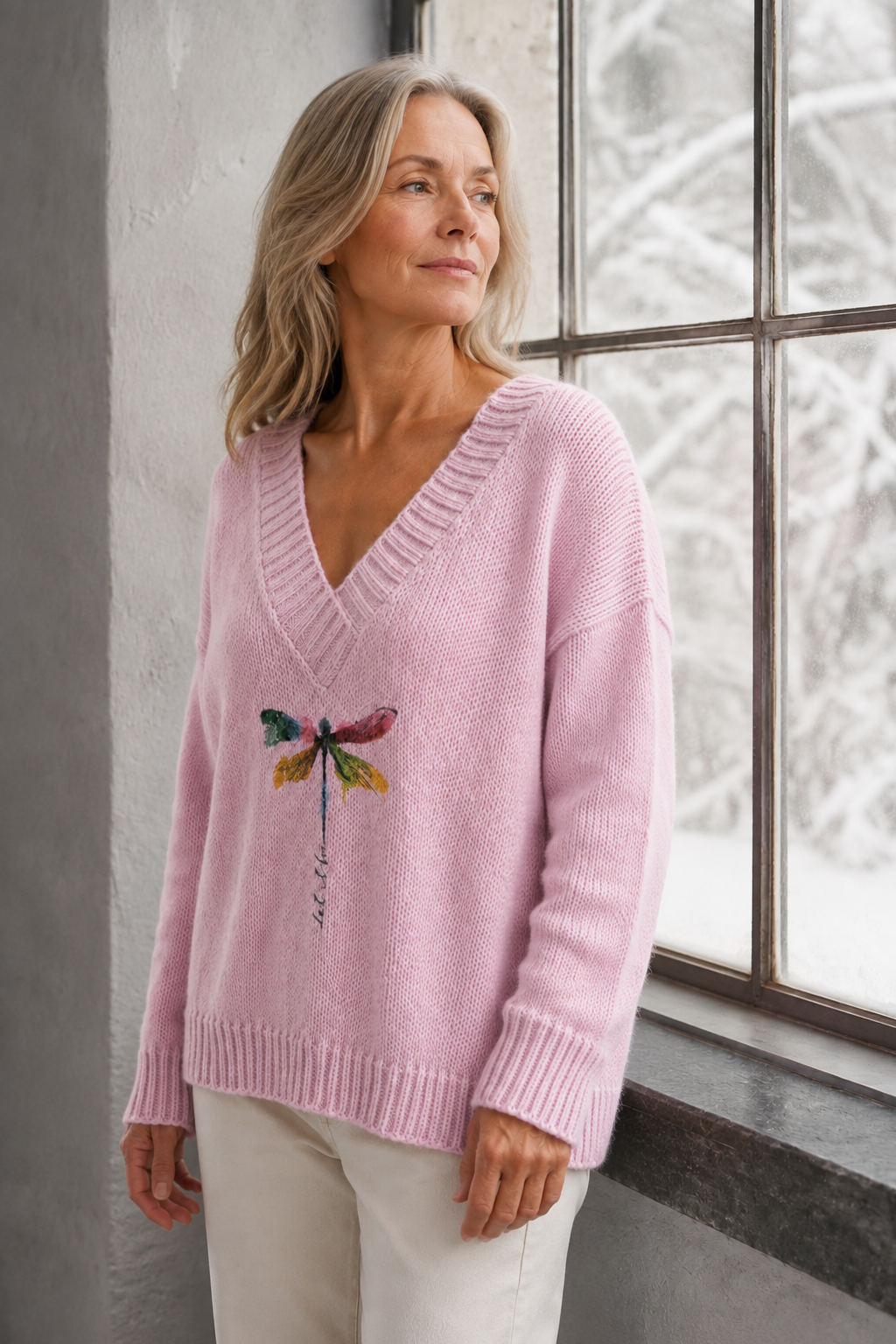 Brooklyn | Dragonfly Print V-Neck Sweater - Pink