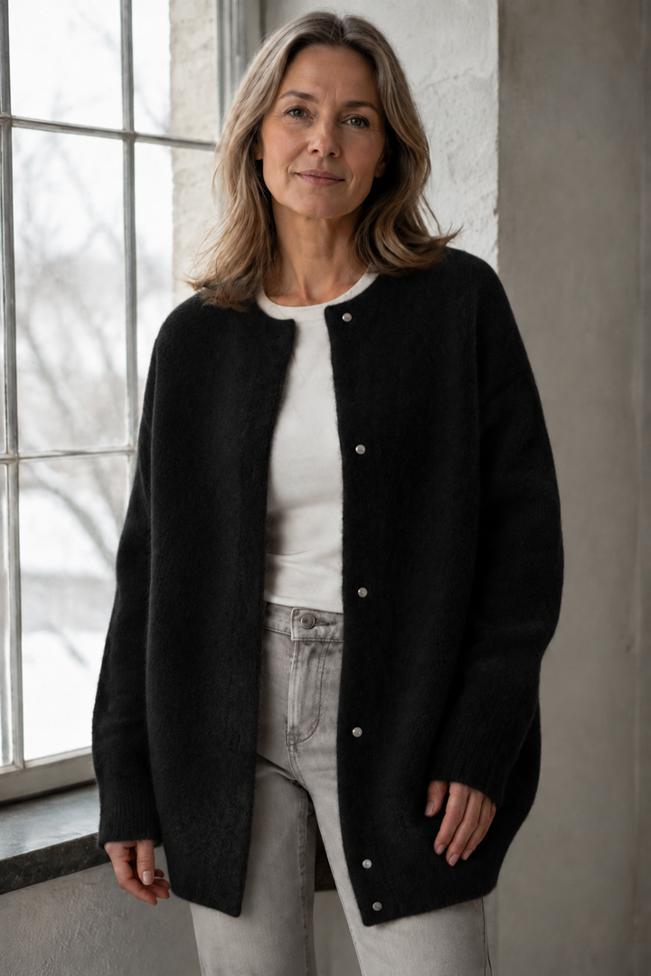 Chloé™ - Elegant Cashmere Cardigan - Black