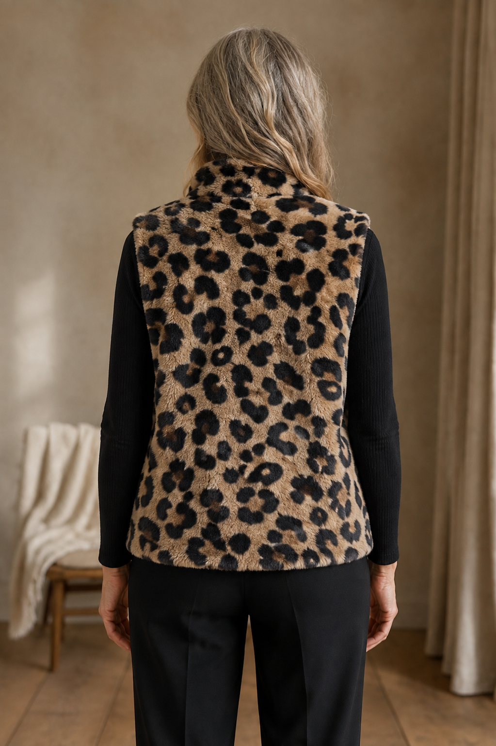 Delvine vest back view