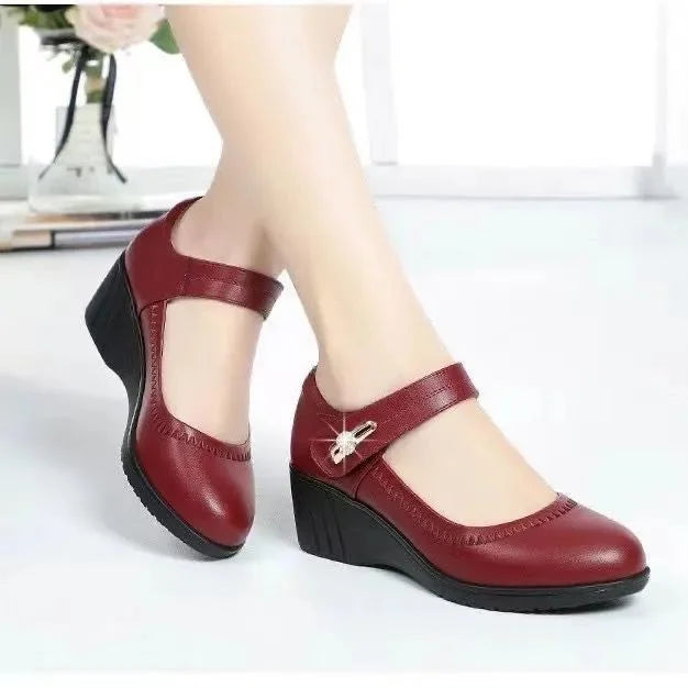 Norma | Grip Sole Mid Heel Pumps