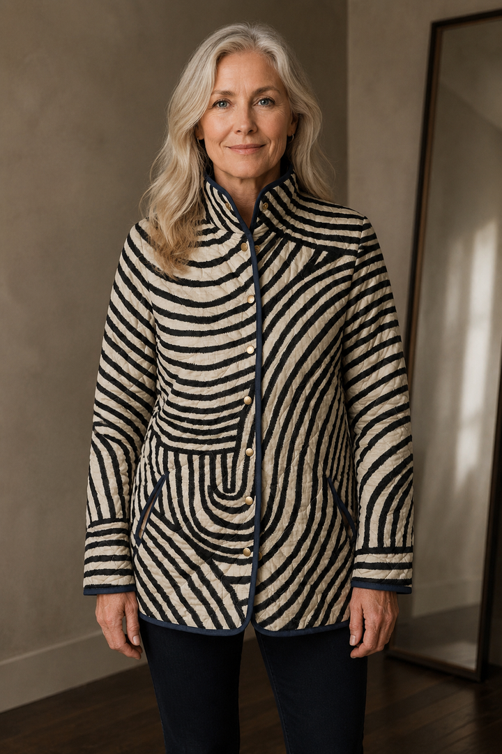 Inaya retro quilted jacket closed