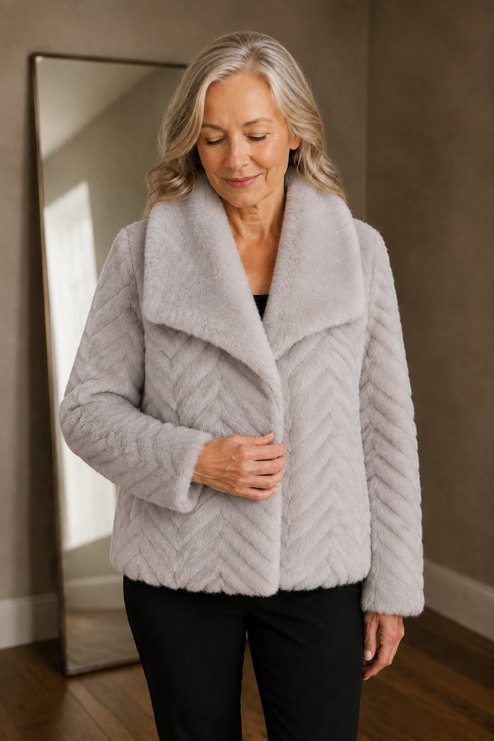 Lise | Chevron Faux Fur Cropped Jacket - Light Grey