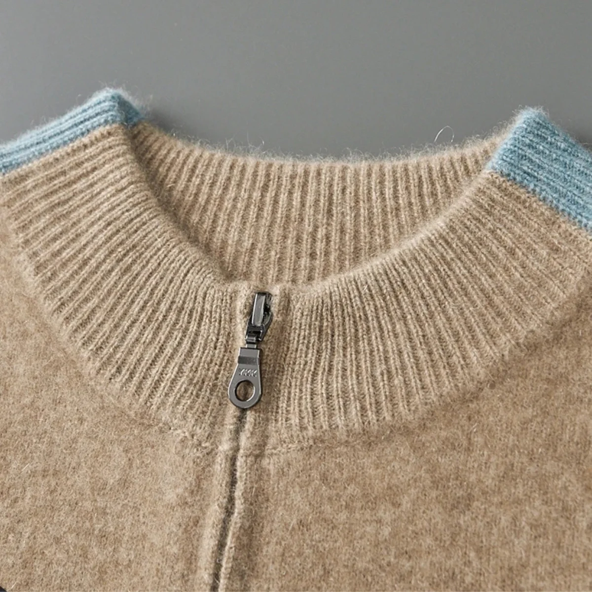 Hugues | 100% Wool Jacquard Zip Knit