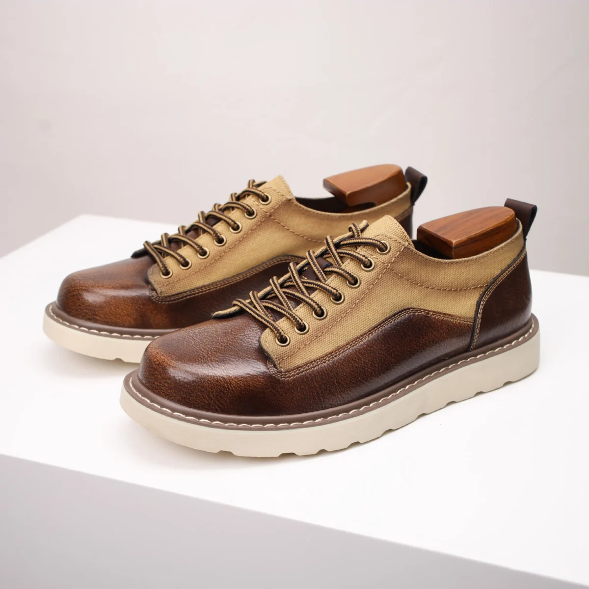 Célestin | Leather Canvas Lace-Up Sneakers