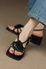 Laurianne | Chunky Heel Flower Band Sandals