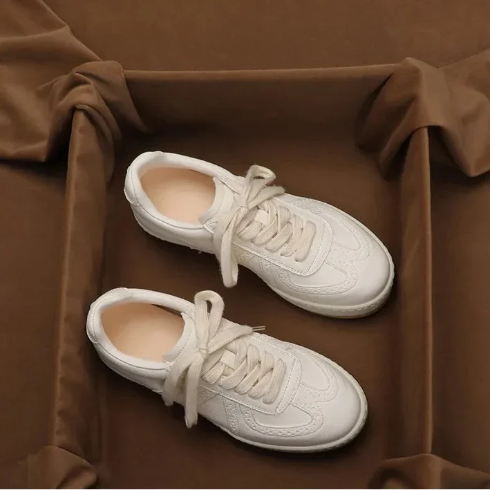 Nicoline | Leather Lace-Up Court Trainers