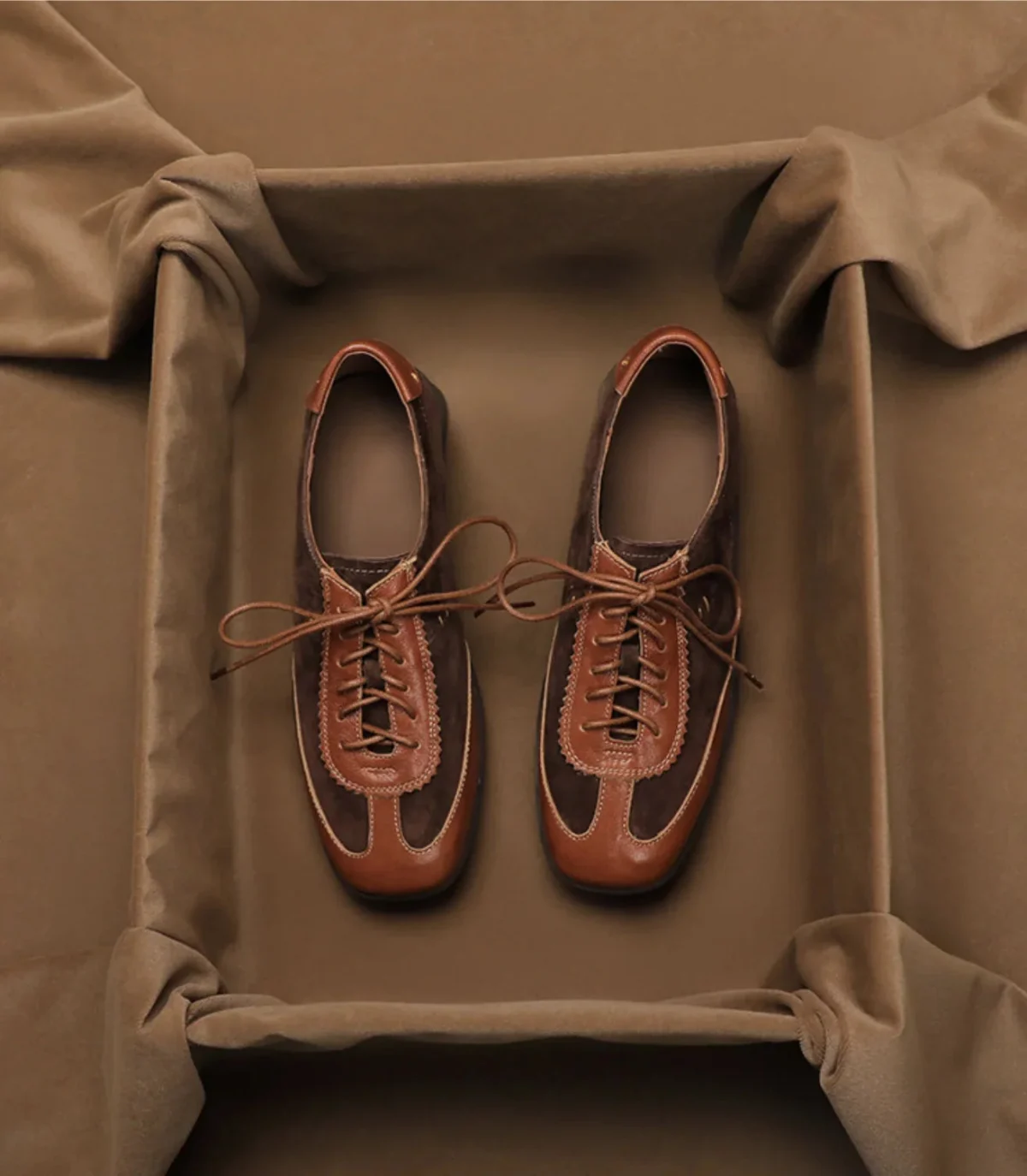 Noeline | Leather Lace-Up Square Toe Heels