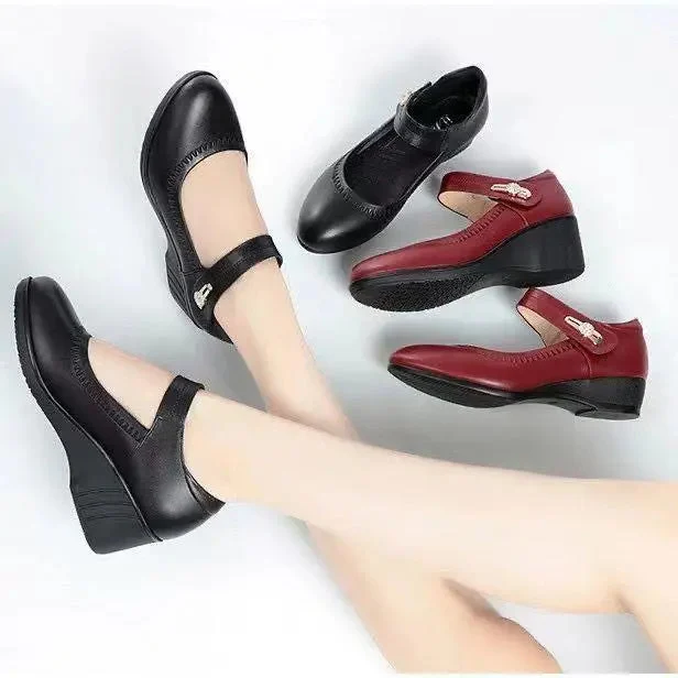 Norma | Grip Sole Mid Heel Pumps