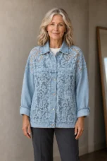 Celestine Long Sleeve Layering Shirt in Blue, gesloten vooraanzicht met torso-uitsnede