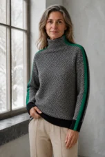Elara | Turtleneck with Contrasting Stripes - Green